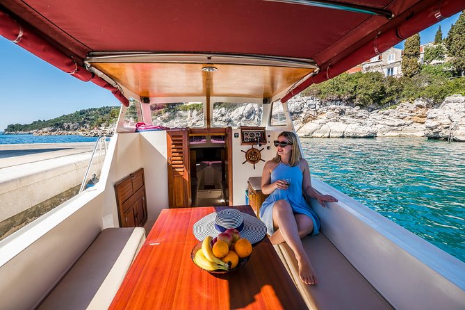 Private boat tour- explore the islands, find hidden caves and try snorkelling - Key things that make this boat day work