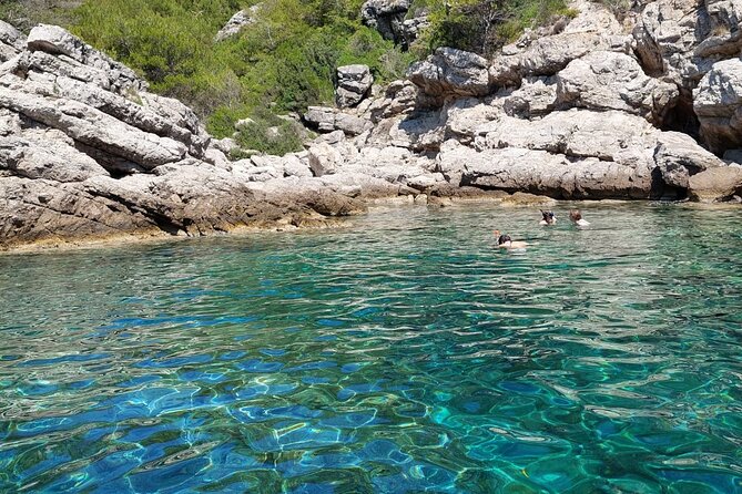 Private boat tour- explore the islands, find hidden caves and try snorkelling - What’s included onboard (and what you still need)