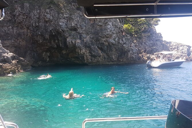 Private Half-Day Speedboat Guided Tour of Dubrovnik Islands - The 4-hour loop: City Walls views and the Lovrijenac perspective