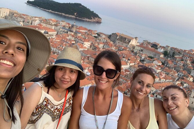 Private History Old Town and City Wall Tour in Dubrovnik - Old Town stop: from Big Onofrio’s fountain to Rector’s palace