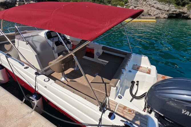 Private luxury speedboat tour-Islands, caves, beaches, snorkeling - Koločep Island caves: Blue water swims and snorkel time