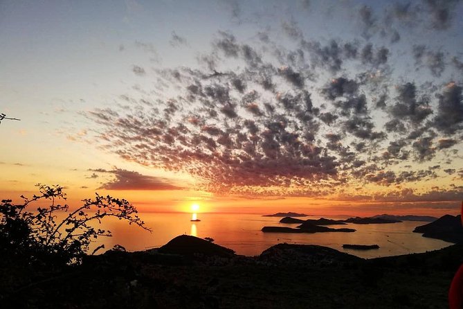 PRIVATE Panorama Sunset Tour in Dubrovnik - Pickup, English-speaking guide, and how the start time works