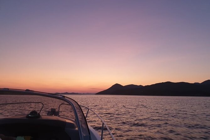 Private romantic Sunset tour - Drinks and onboard extras that make it feel like a treat