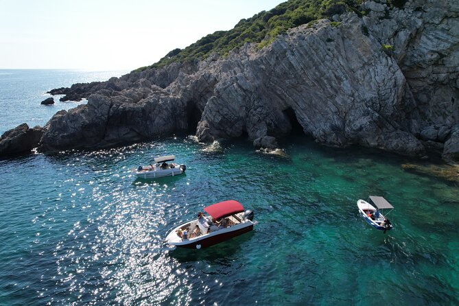 Private Speedboat Tour- Blue cave, sandy beaches and snorkelling - Lokrum on request: front-of-Old-Town scenery with a trade-off