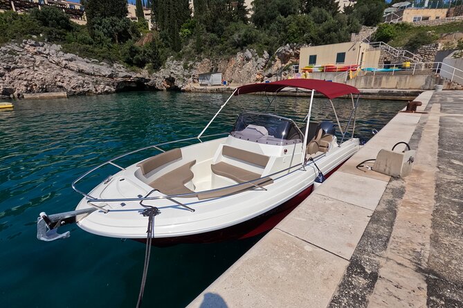 Private Speedboat Tour- Blue cave, sandy beaches and snorkelling - The route starts at Koločep: Blue Cave and more cave swims