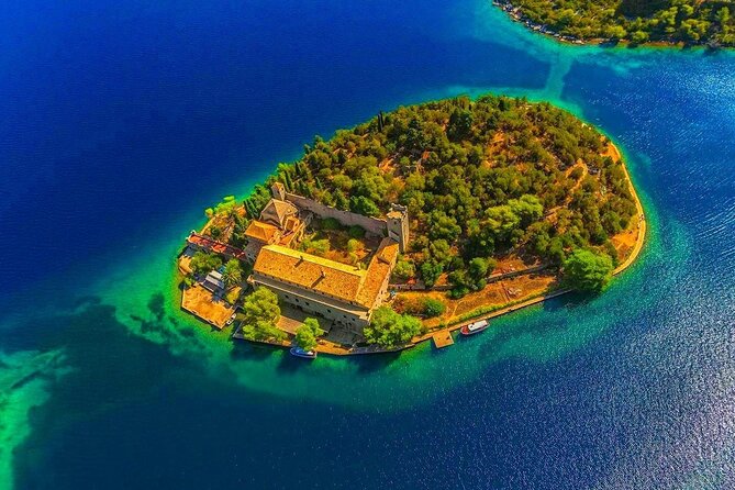 Private tour to the island of Mljet and Odysseus cave - Stop 2: Odysseus Cave and the Swim-Then-See It Reality