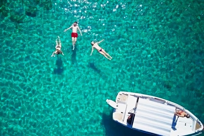 Sail, see, stop, photograph (4 hours) - The Gear and On-Board Comfort That Add Real Value