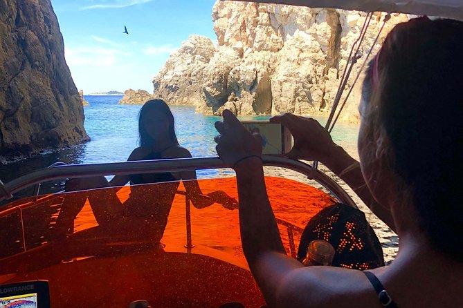 Sail, see, stop, photograph (4 hours) - Transportation, Pickup, and How the Timing Fits a Port Day