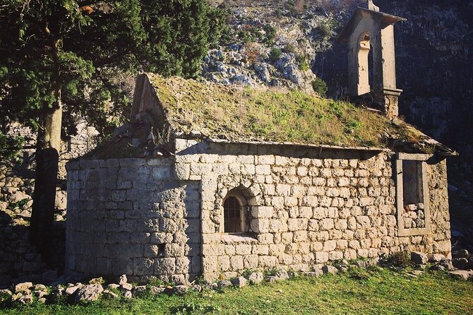 Small Group Sights Tour in Bosnia.Mostar,Kravica Falls and more - Stop 3: Počitelj, the Medieval Stone Village (About 1 Hour)