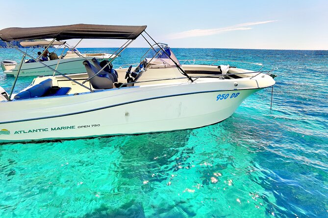 Speedboat Atlantic Marine 750, 4 or 8 hours - Included gear that makes the day more comfortable