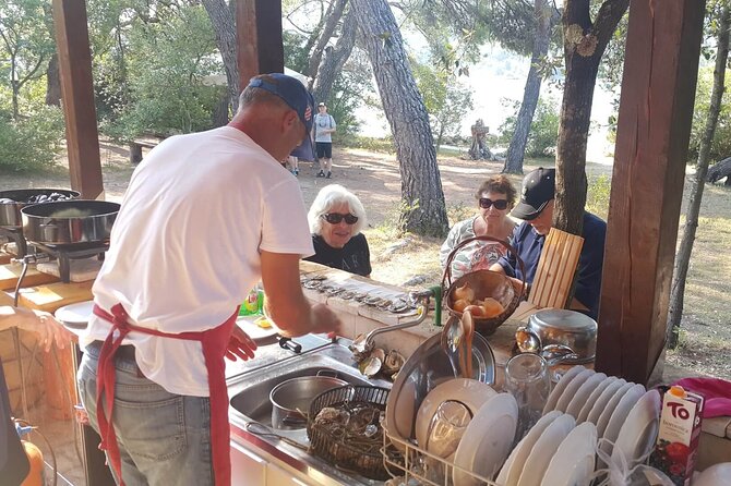 Ston Oysters & Wine Tasting Tour from Dubrovnik - Mali Ston Bay Oyster Farm Boat Tour and the Seafood Lunch Details