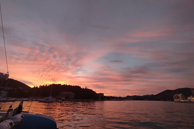 Sunset Catamaran Tour from Old Town Dubrovnik - Cruising along the Old Town walls: what you’re actually doing for that hour