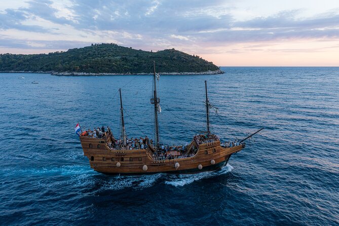 Sunset Panorama Cruise with a Guide on a Wooden Galleon - Key things I’d mark on your mental map