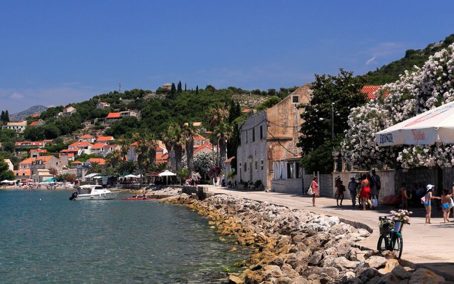 Three Island Boat Tour With Lunch - The first sailing stretch: 45 minutes of getting your sea legs