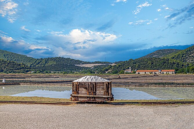 Transfer Dubrovnik to Split with Sightseeing in Ston Town - Hotel pickup, Wi‑Fi, and comfort on the road