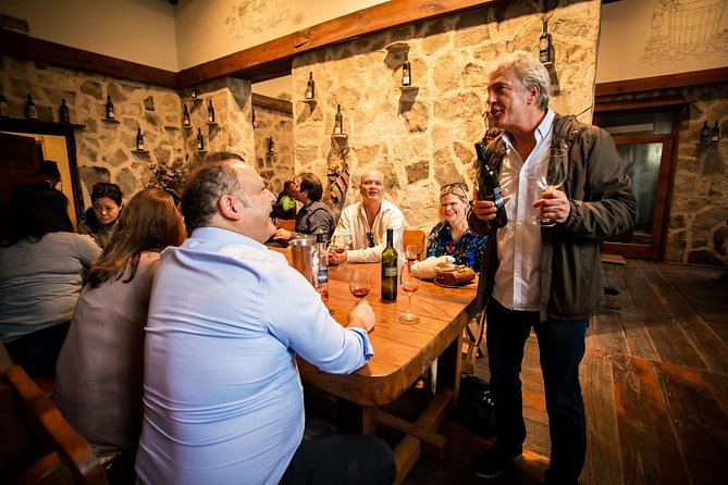Wine, food and olive oil by PhD student - Old Town history, engineering, and political politics between stops